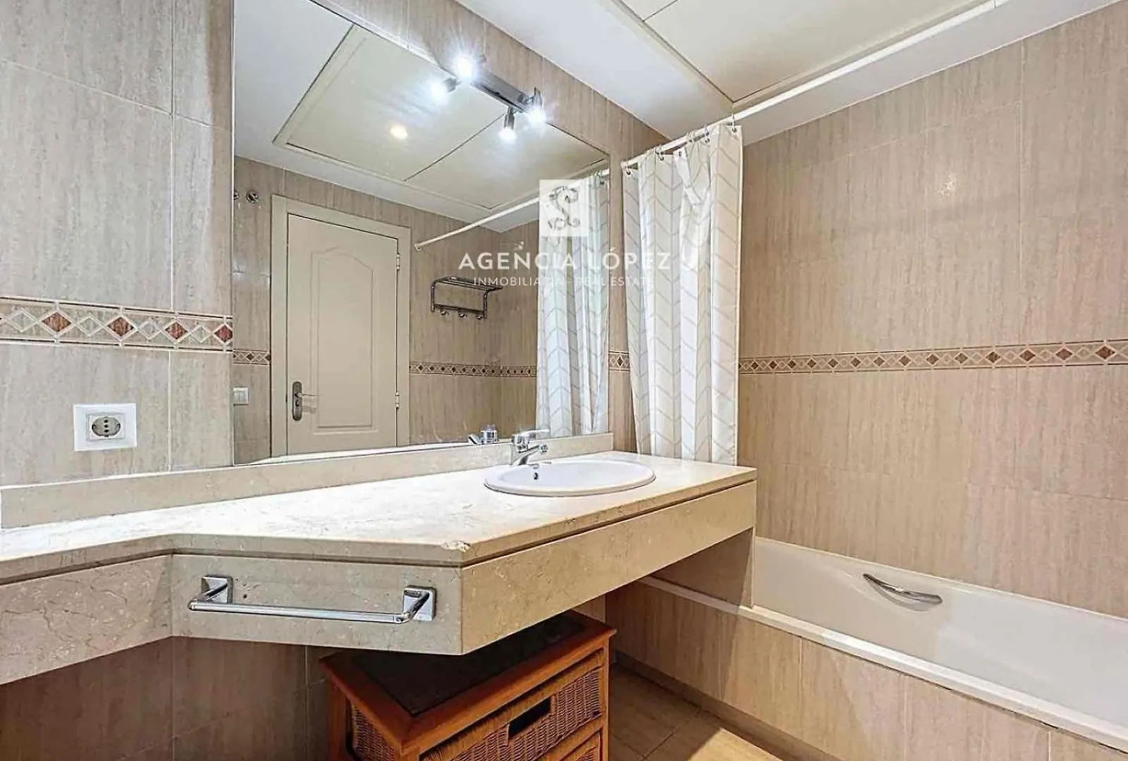 Urban Sunshine Apartment Estepona 0*,  Spanje